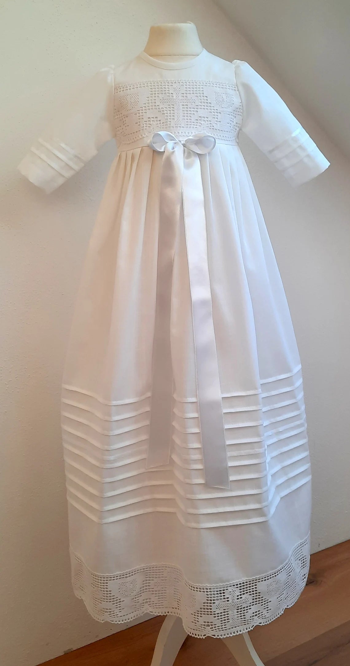 ALEXANDER Taufkleid mit Zubehör aus Halbleinen für Jungen und Mädchen, Familientaufkleid