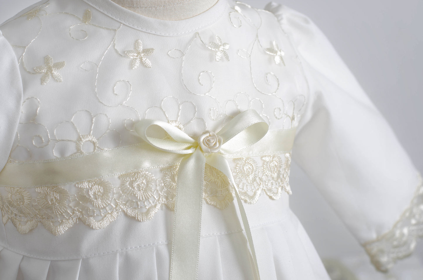 LINO Taufkleid mit Mütze creme, für Jungen und Mädchen, Baumwollbatist + Organza