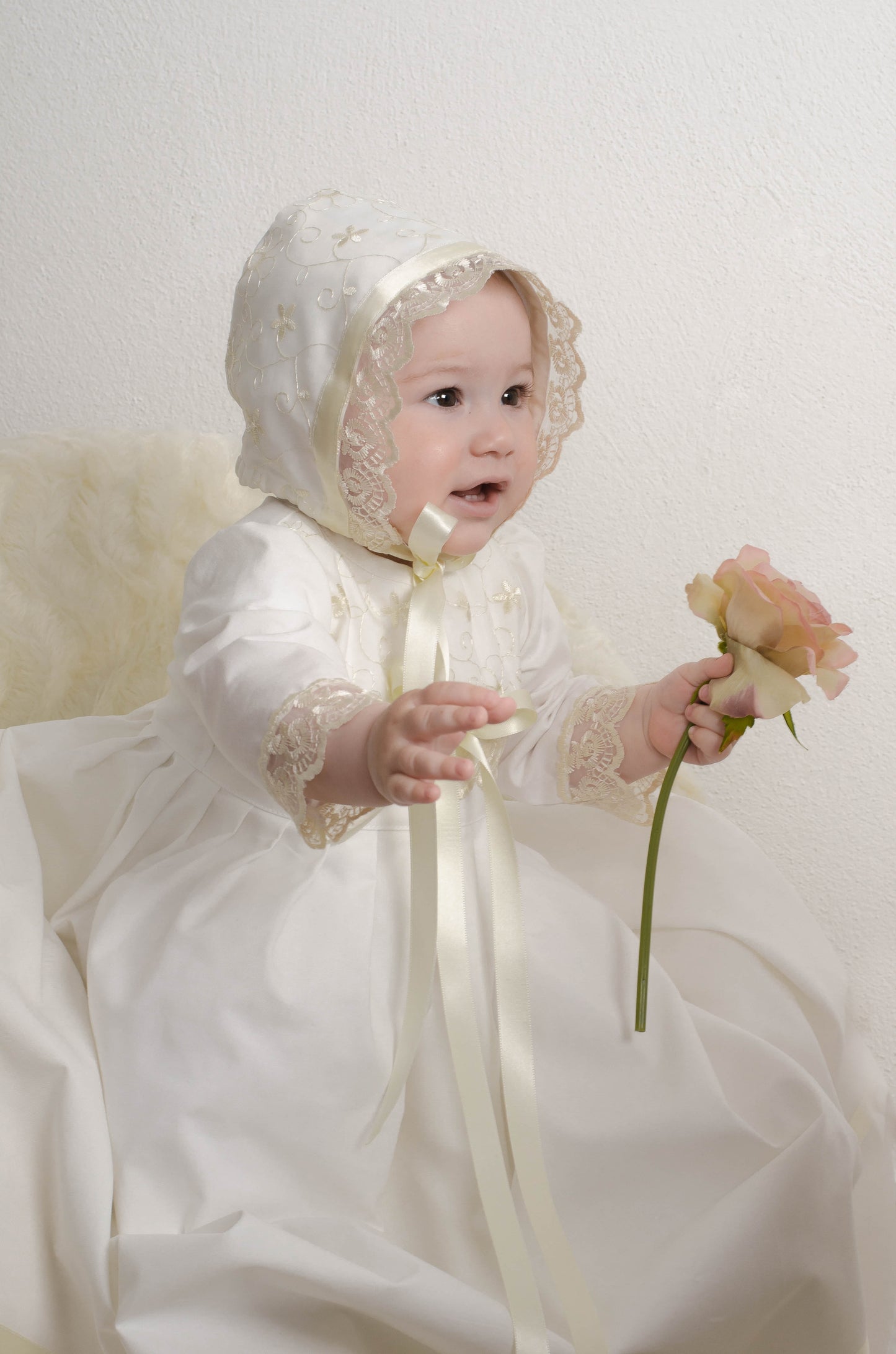 LINO Taufkleid mit Mütze creme, für Jungen und Mädchen, Baumwollbatist + Organza