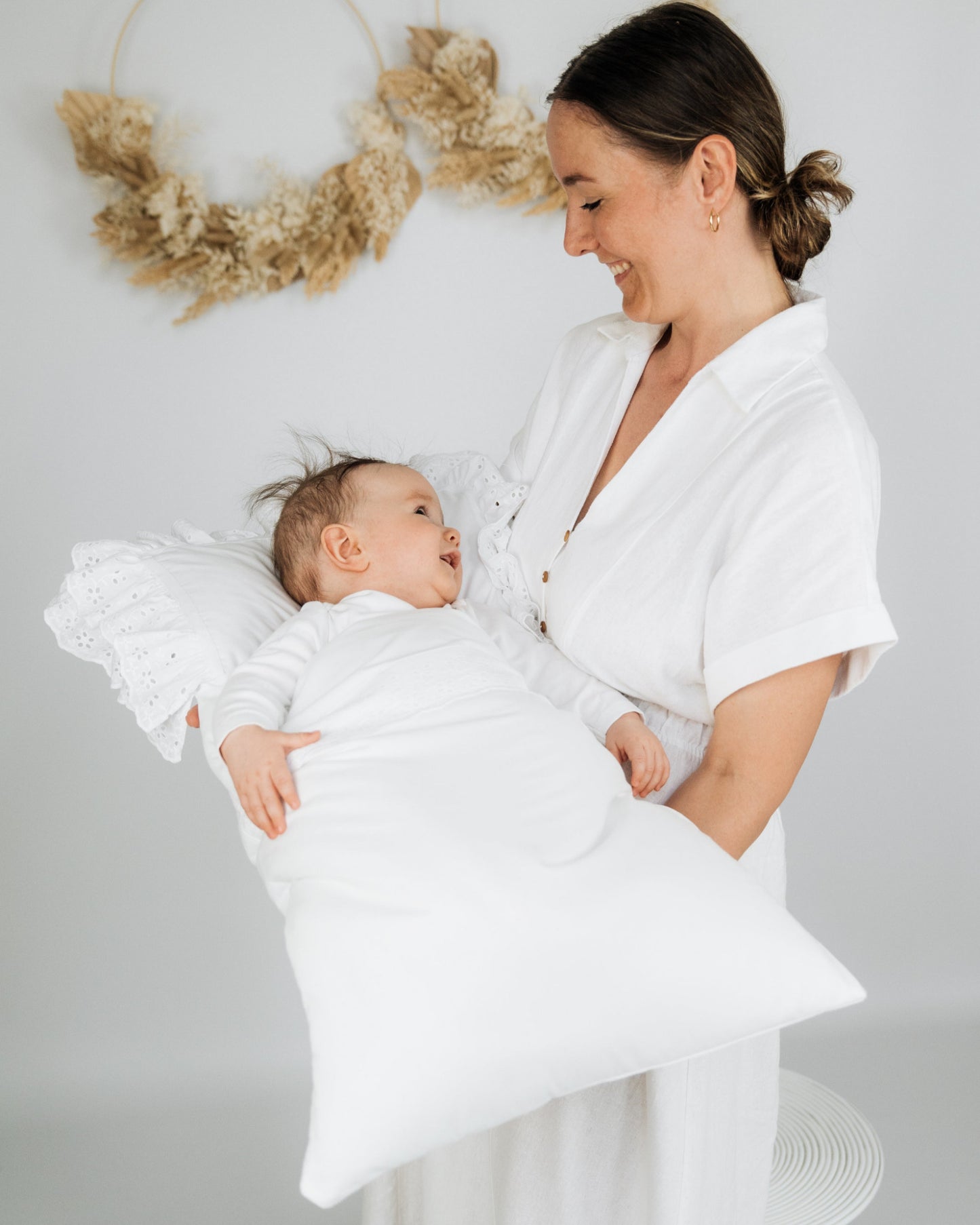 SEBASTIAN Taufkissen, Steckkissen Baby, Junge,  Mädchen aus Baumwolle, Kinderwagenkissen